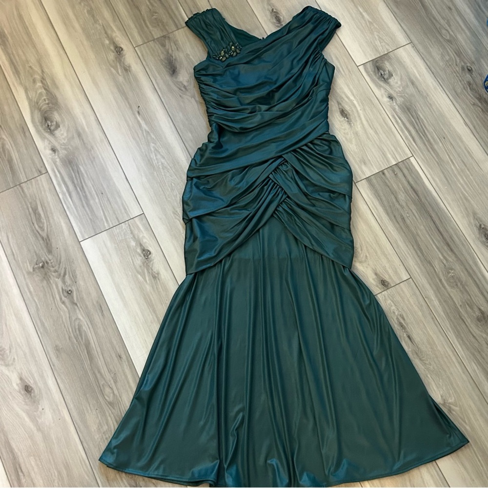 Tadashi Shoji Emerald Green Ruched Trumpet Evening Dress Gown Prom Wedding Small